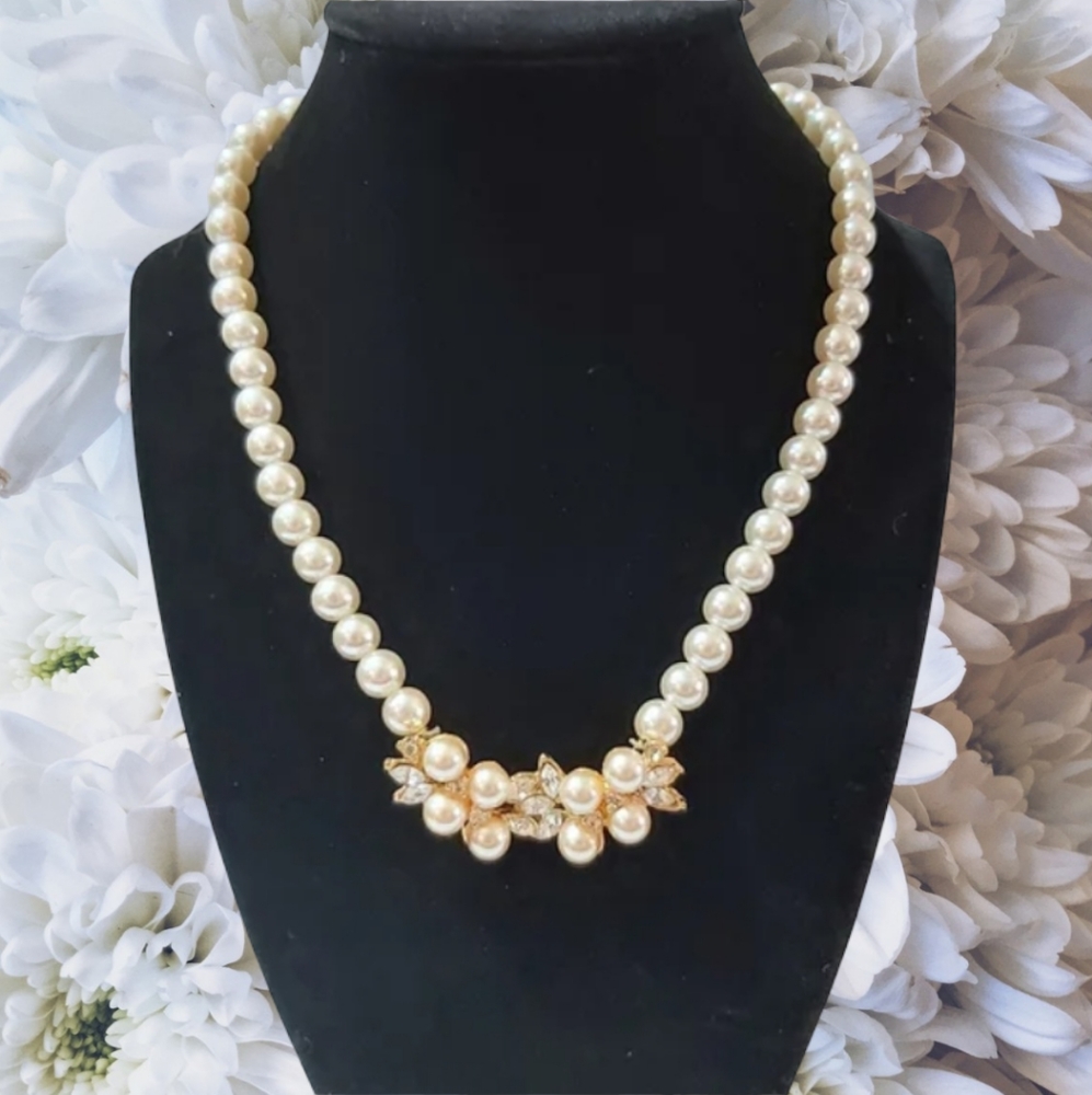 Tanya Lind Faux Pearl Necklace